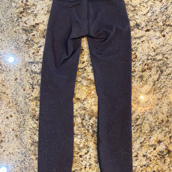 2 pair Lululemon Wunder Train size 0/25 inch inseam - Picture 8 of 8